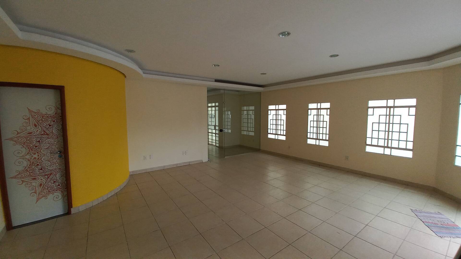 Casa à venda com 4 quartos, 400m² - Foto 4