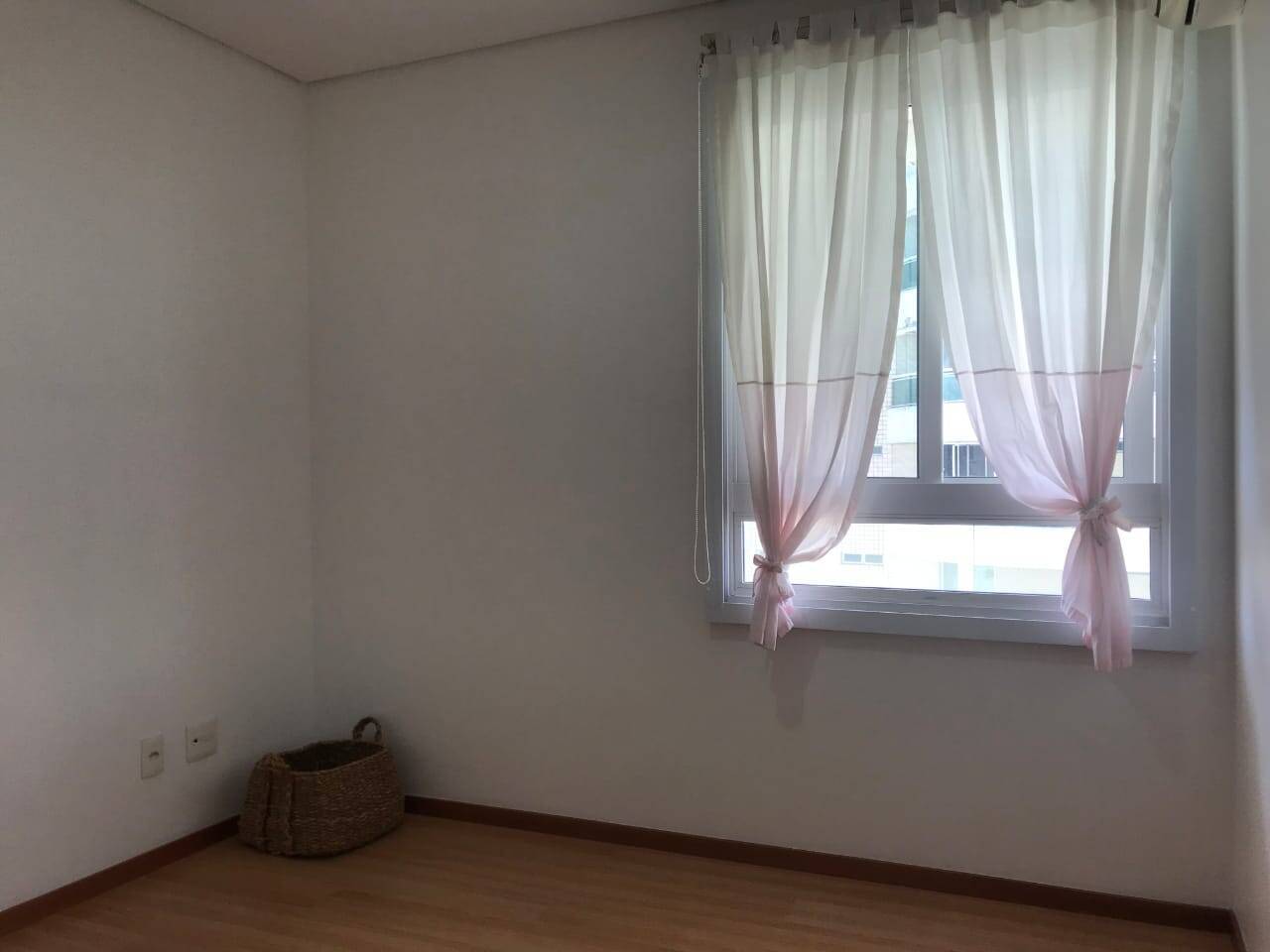 Apartamento para alugar com 3 quartos, 167m² - Foto 3