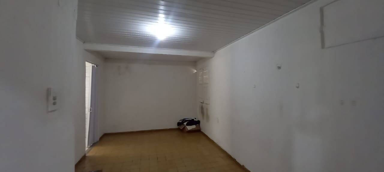 Casa à venda com 4 quartos, 200m² - Foto 14