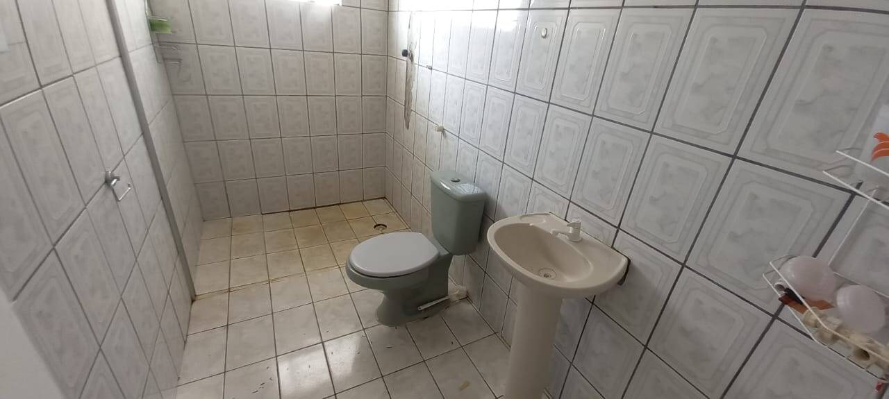 Casa à venda com 4 quartos, 200m² - Foto 15