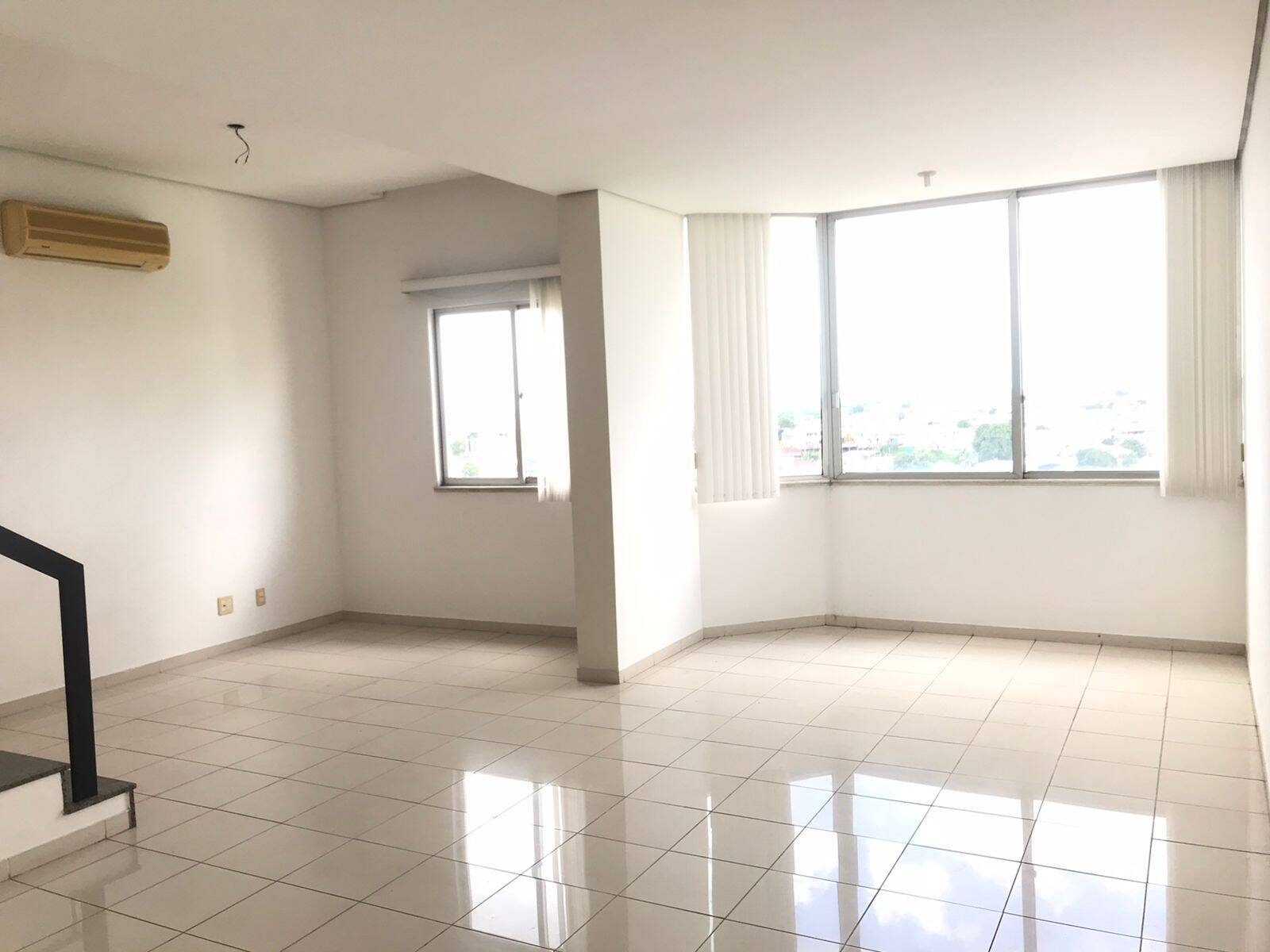 Apartamento à venda com 3 quartos, 284m² - Foto 3