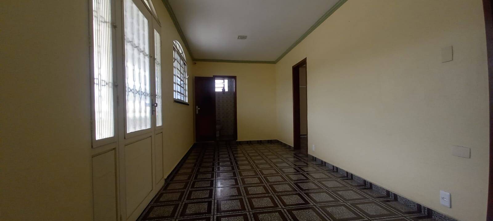 Casa para alugar com 4 quartos, 300m² - Foto 18